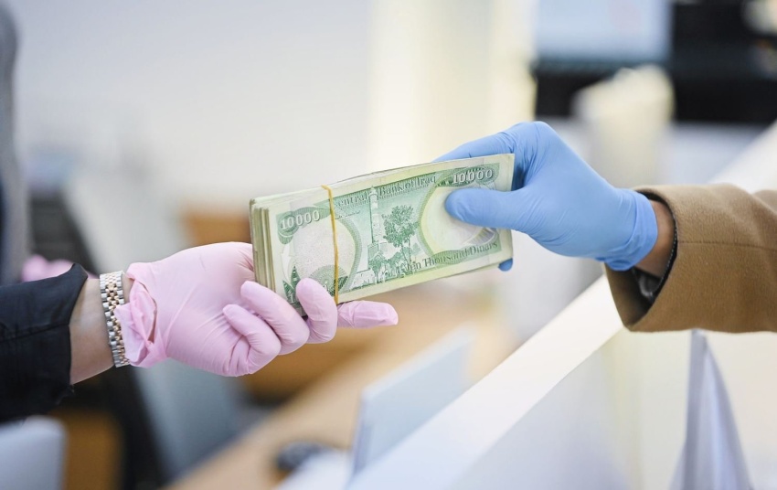 المالية تنفي تغيير آلية صرف الرواتب وتوضح حقيقة الـ "45 يومًا"