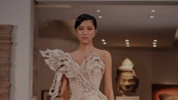 منال عجاج تدخل التاريخ كأول مصممة سورية تعرض في "أسبوع باريس للموضة"